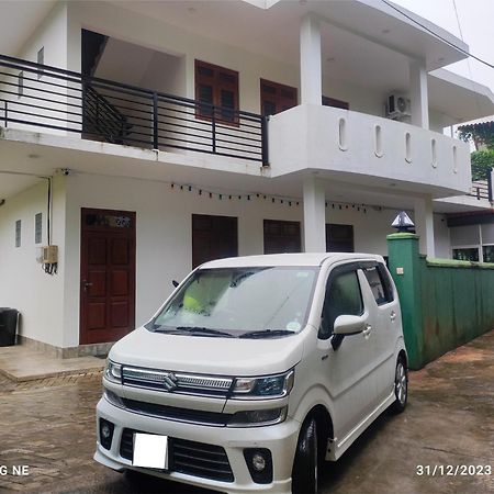 Villa Tanzanite Hikkaduwa Exterior photo