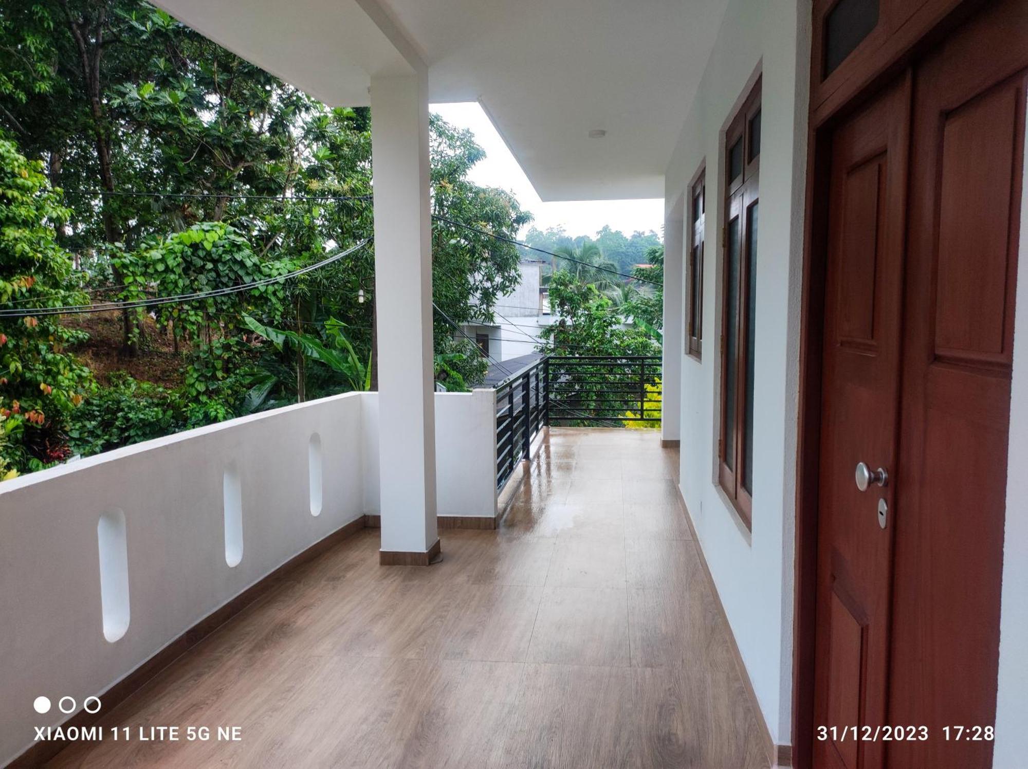 Villa Tanzanite Hikkaduwa Exterior photo