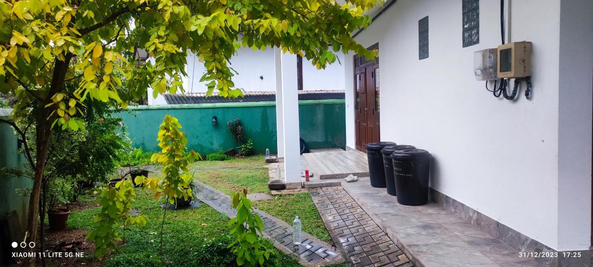 Villa Tanzanite Hikkaduwa Exterior photo