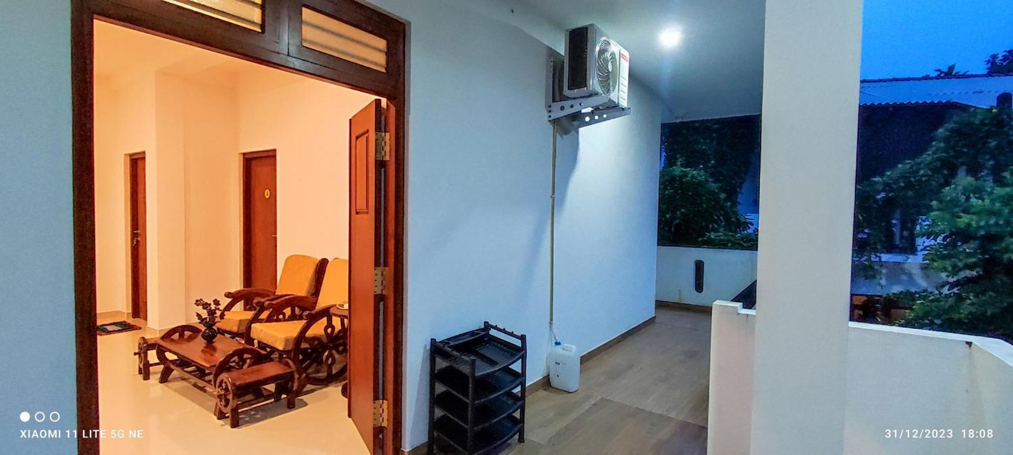 Villa Tanzanite Hikkaduwa Exterior photo