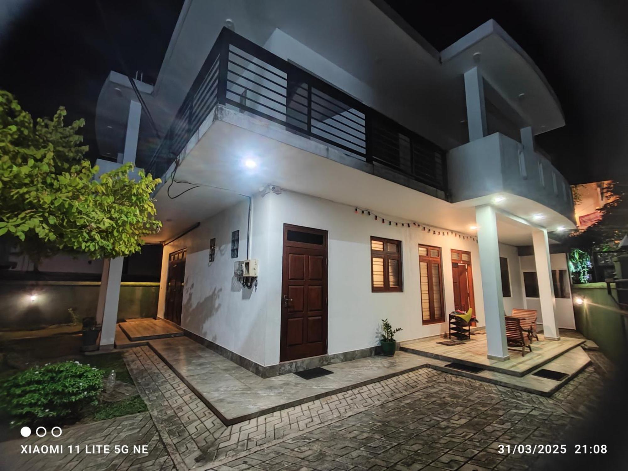 Villa Tanzanite Hikkaduwa Exterior photo