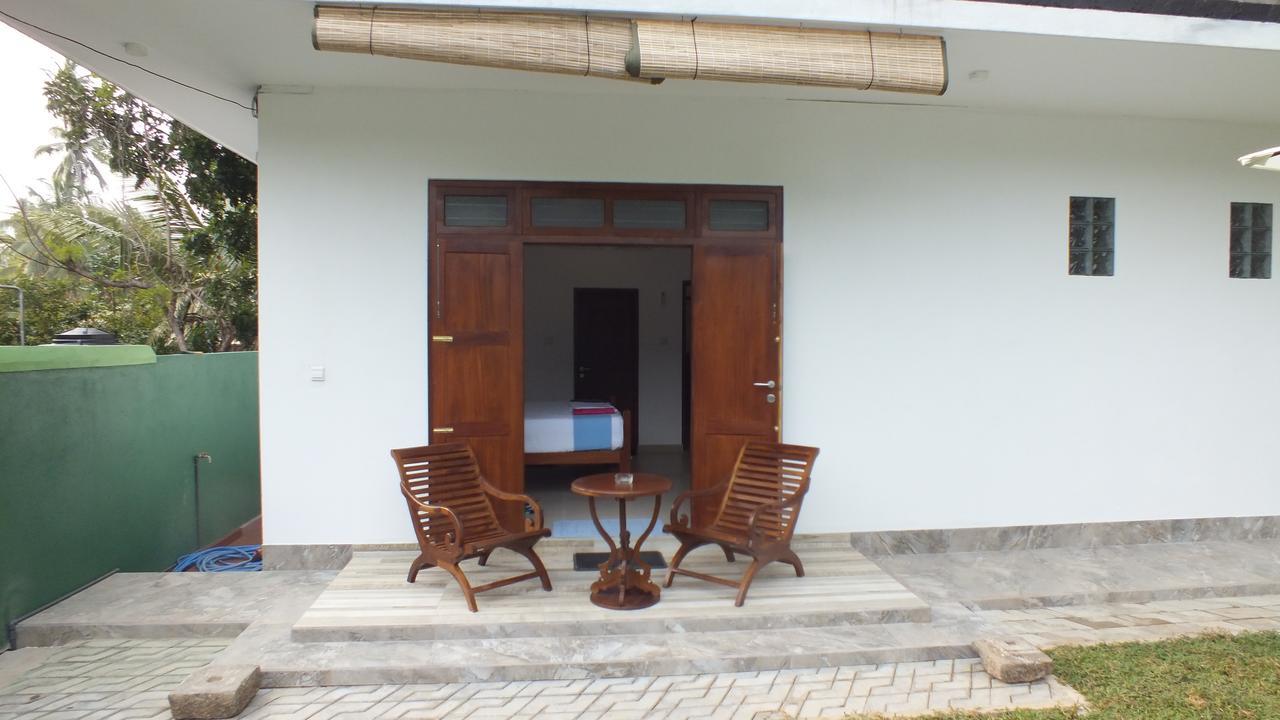 Villa Tanzanite Hikkaduwa Exterior photo