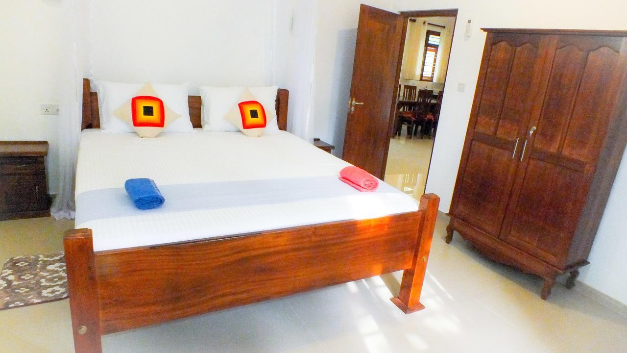 Villa Tanzanite Hikkaduwa Exterior photo